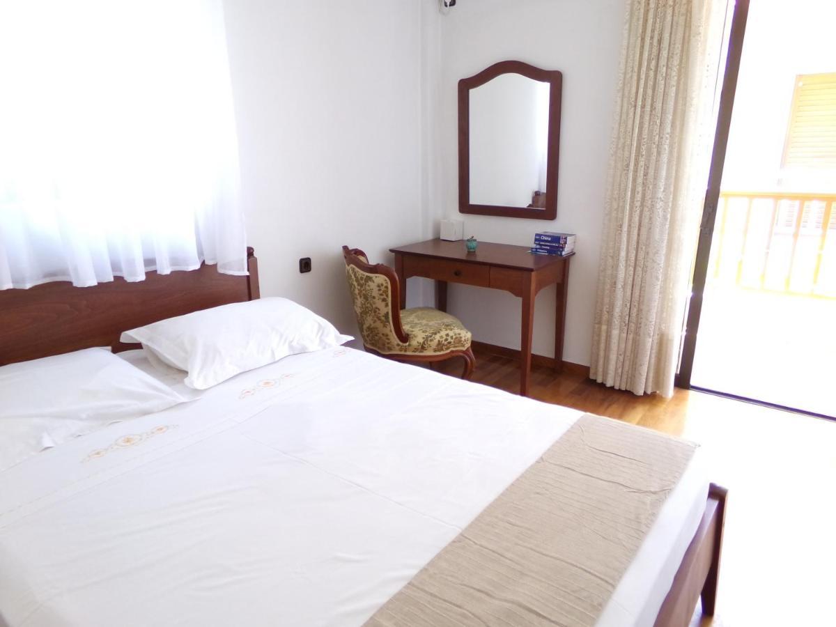 Kavouri Beach House Just 6 Minutes Walk To Kavouri Beach Villa Atene Esterno foto