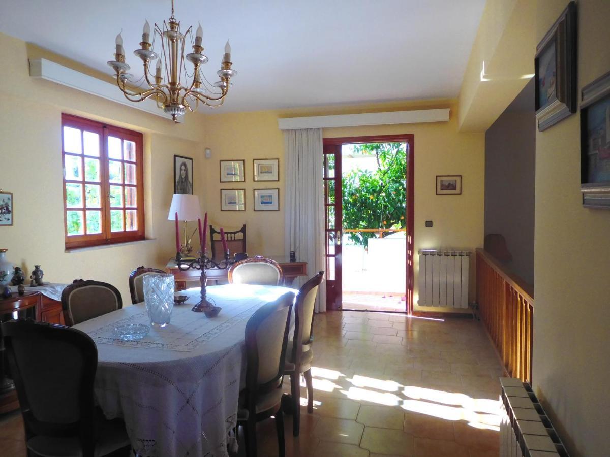 Kavouri Beach House Just 6 Minutes Walk To Kavouri Beach Villa Atene Esterno foto