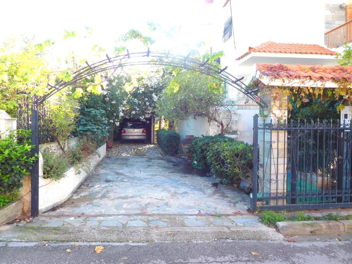 Kavouri Beach House Just 6 Minutes Walk To Kavouri Beach Villa Atene Esterno foto